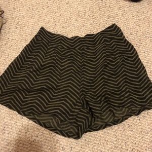 American Eagle flowy shorts